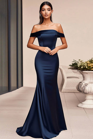 Robe formelle sirène bleu marine à épaules dénudées